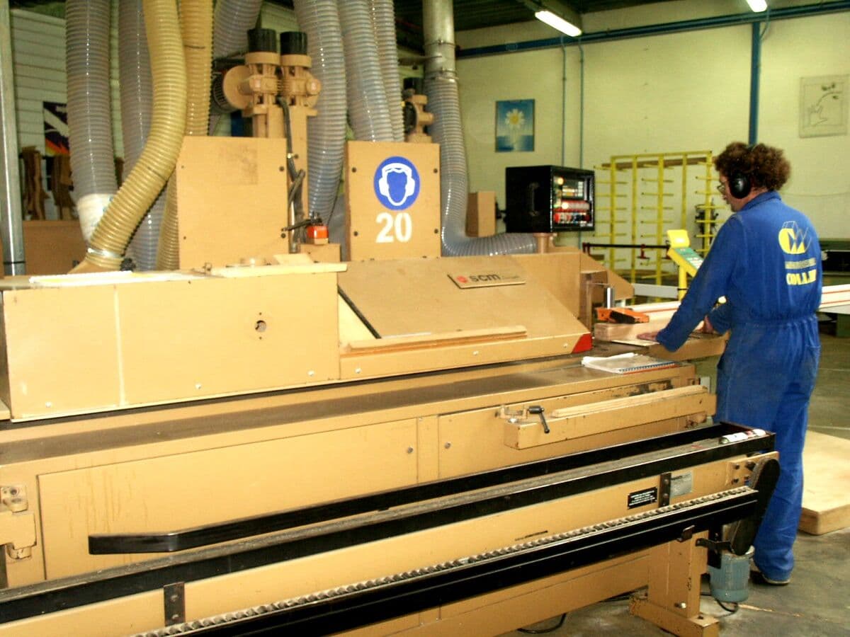 Machine CNC dans l'atelier