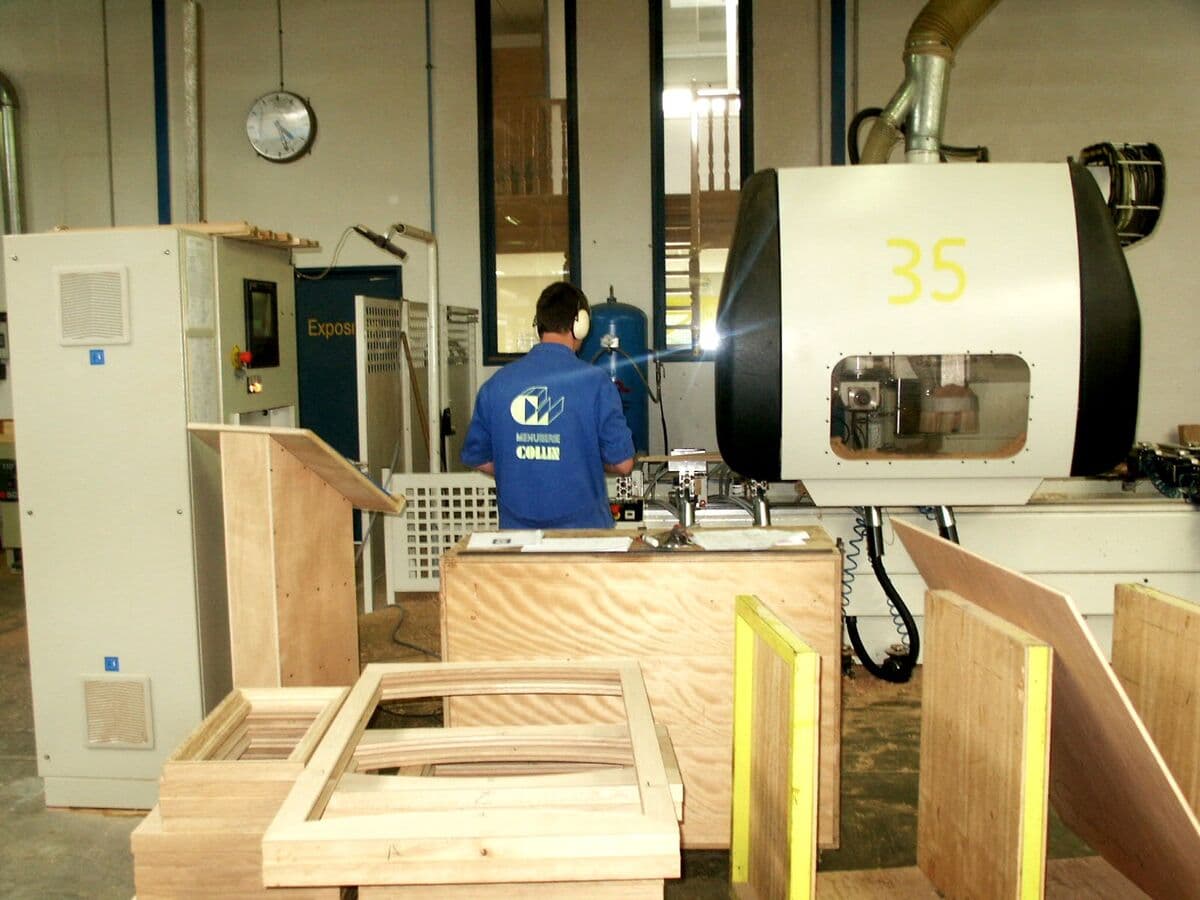 Fabrication de fenêtres dans l'atelier